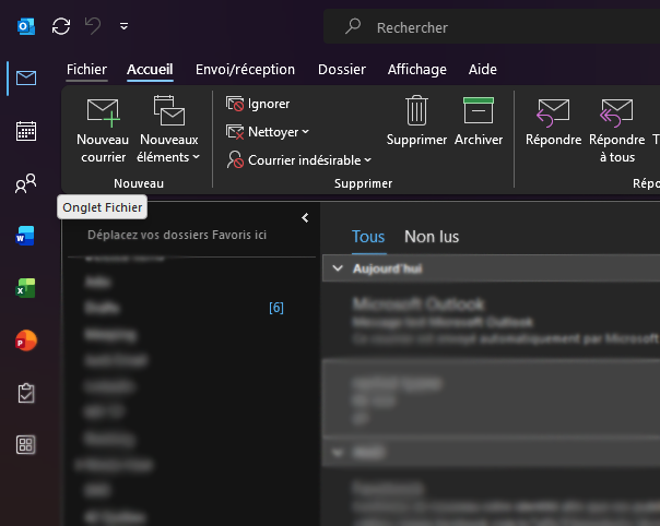 Ruban Microsoft Outlook avec l’onglet Fichier mis en évidence dans la boîte de réception